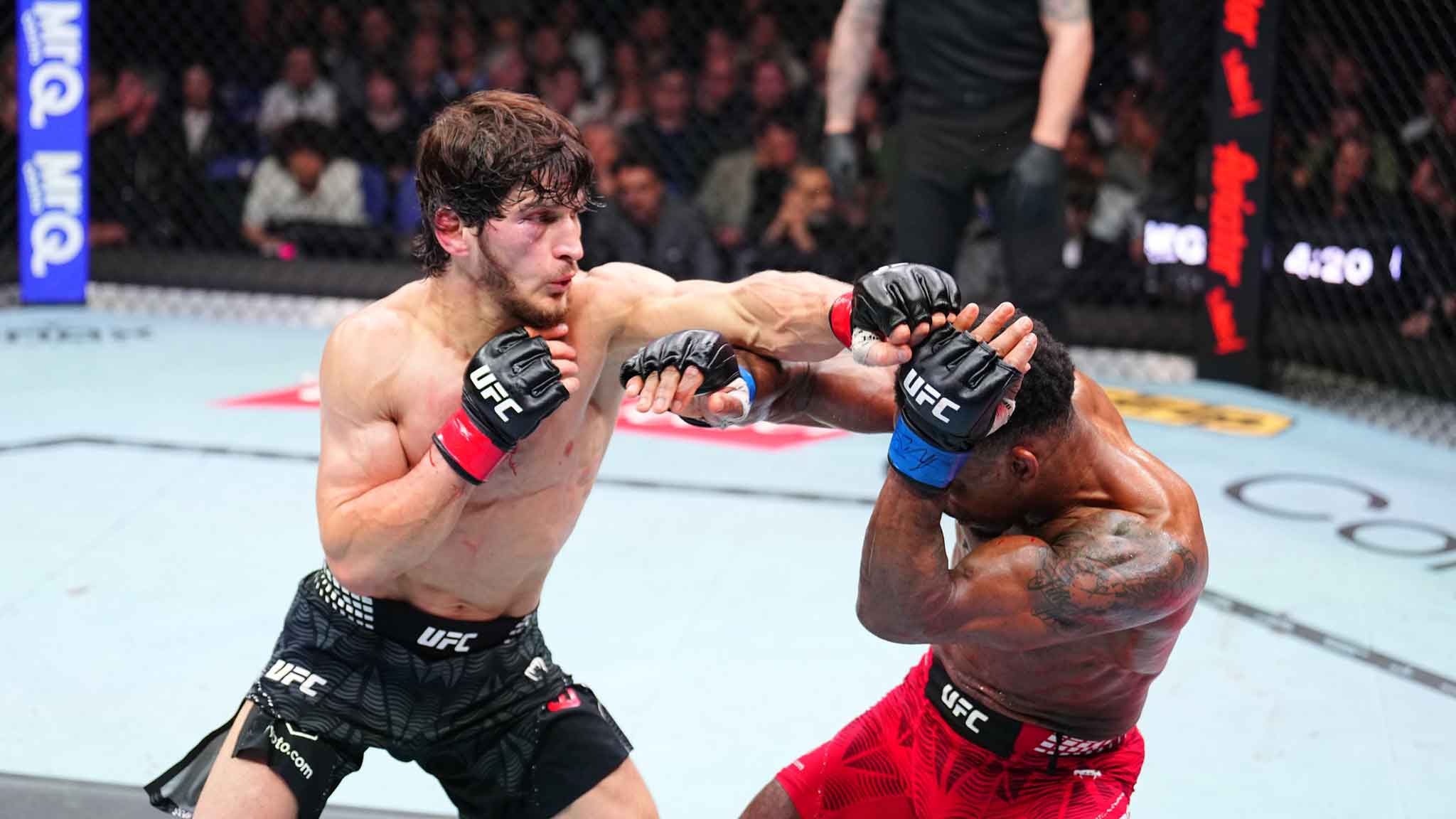 UFC London: Movsar Evloev takes majority decision over Lerone Murphy ...